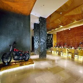 Alana Vasanti Seminyak Hotel 4*,